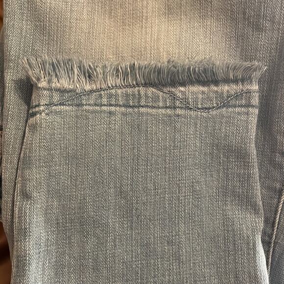 Pilcro And The Letterpress Hyphen Patchwork Cropped Distressed Jeans - Picture 5 of 5